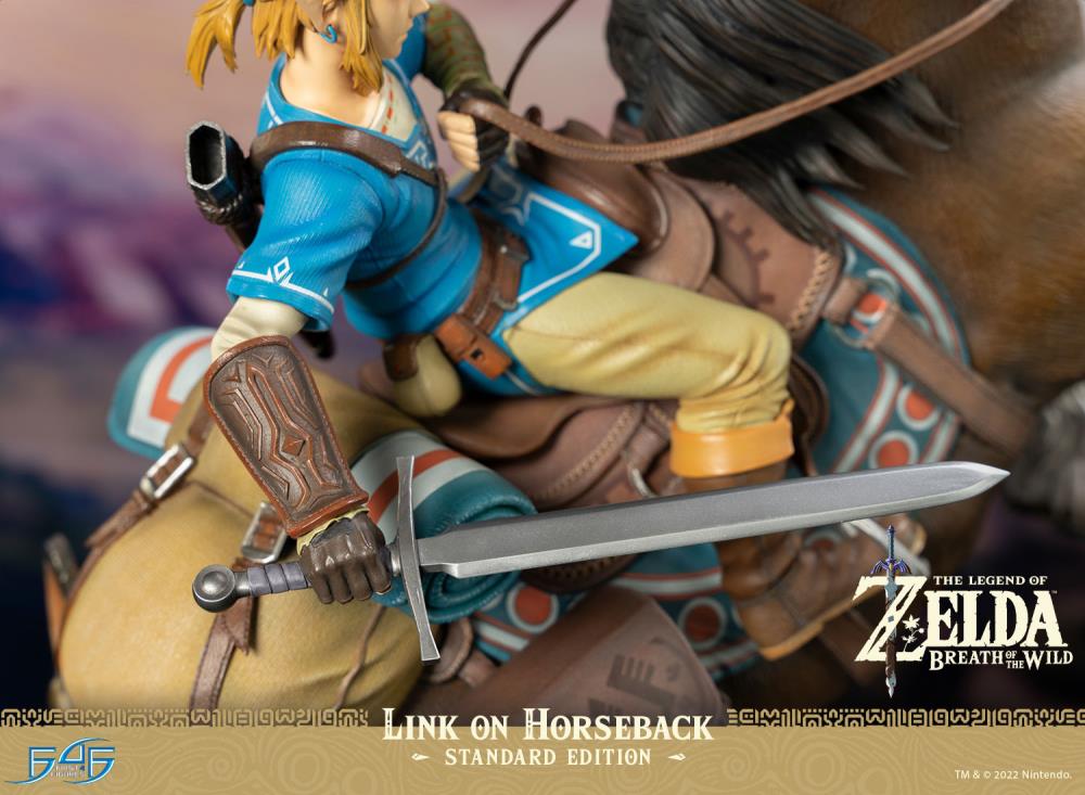 PREORDER The Legend of Zelda: Breath of the Wild Link on Horseback Statue - Standard Edition