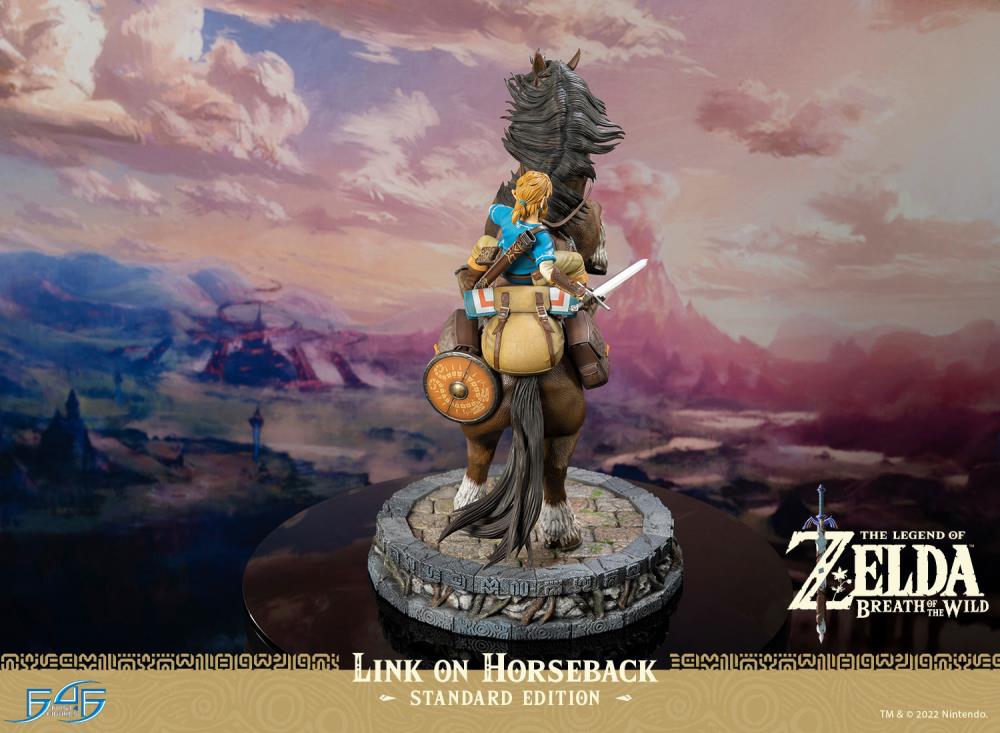 PREORDER The Legend of Zelda: Breath of the Wild Link on Horseback Statue - Standard Edition